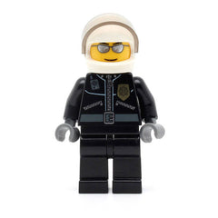 LEGO cty0027a - Police (City Leather Jacket with Gold Badge and 'POLICE' on Back, White Helmet, Trans-Black Visor, Silver Sunglasses)