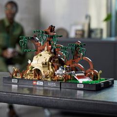 NEU - LEGO STAR WARS (75330) Jedi™ Training auf Dagobah™ (Diorama)