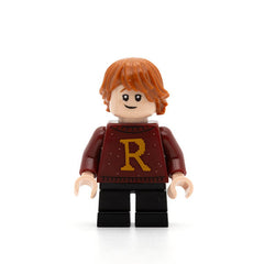 LEGO hp207 - Ron Weasley (Dark Red Sweater with Letter R)