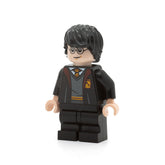 LEGO hp333 - Harry Potter (Gryffindor Robe Open, Black Medium Legs)