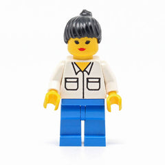 LEGO trn005 - Woman (Shirt with 2 Pockets, Blue Legs, Black Ponytail Hair)