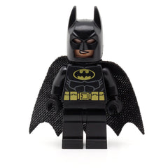 LEGO sh0016b - Batman (Black Suit with Yellow Belt and Crest (Type 2 Cowl, Spongy Tear-Drop Neck Cut Cape))