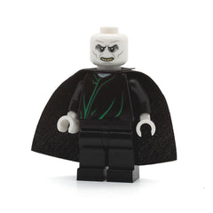 LEGO dim037 - Lord Voldemort (White Head, Black Cape, Green Robe Lines)