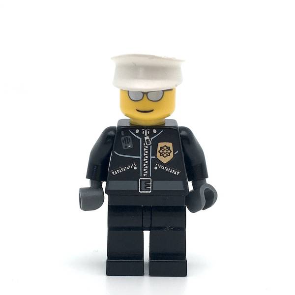 LEGO cty0039 - Police (City Leather Jacket with Gold Badge, White Hat, Silver Sunglasses)