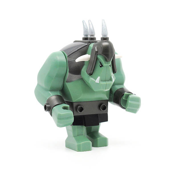 LEGO cas376 - Fantasy Era - Troll (Sand Green with Pearl Dark Gray Armor, 2 White Horns and 3 Pearl Light Gray Horns)