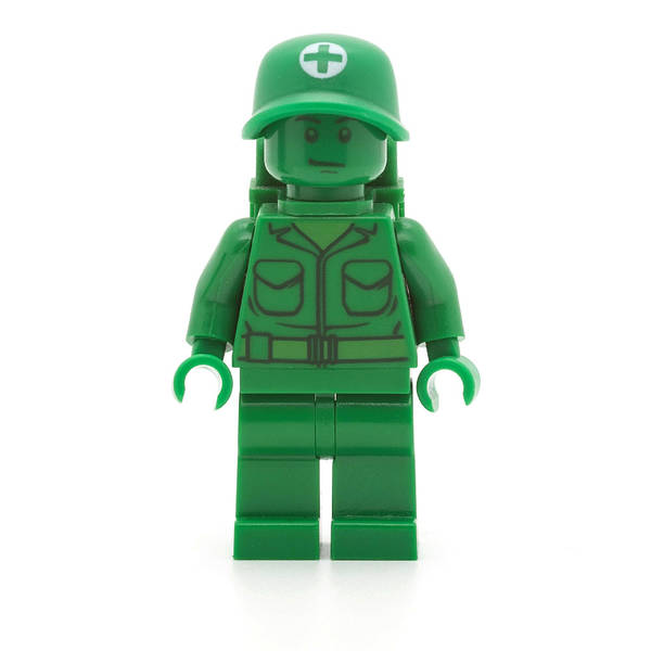 LEGO toy002 - Green Army Man (Medic with Backpack)