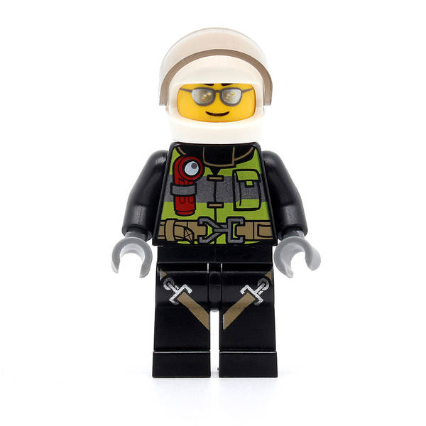 LEGO cty0670 -Fire (Reflective Stripes with Utility Belt and Flashlight, White Helmet, Trans-Black Visor, Silver Sunglasses)
