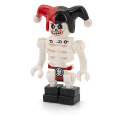 LEGO njo0247 - Krazi (Skulkin) - Vertical Grip Hands, Red and Black Jester Hat