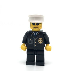 LEGO cty0094 - Police (City Suit with Blue Tie and Badge, Black Legs, Sunglasses, White Hat)