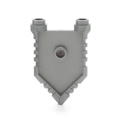 Farbenfrohe LEGO Schilder mit verschiedenen Symbolen und Designs, die kreativ und spielerisch gestaltet sind. Kaufe jetztLEGO 22408 - Shield Pentagonal (Grooved Edges, Flat Silver)