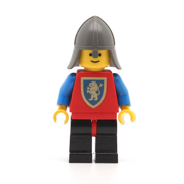 LEGO cas105 - Crusader Axe (Black Legs with Red Hips, Dark Gray Neck-Protector)