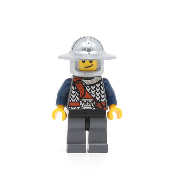 LEGO cas406 - Crown Knight Scale Mail (Fantasy Era, Chest Strap, Helmet with Broad Brim, Crooked Smile)